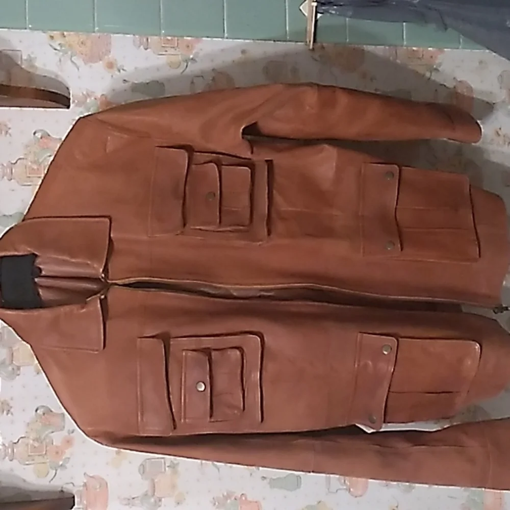 Leather Jacket - Picture 4 of 8
